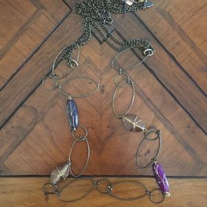 Long necklace with colored stones